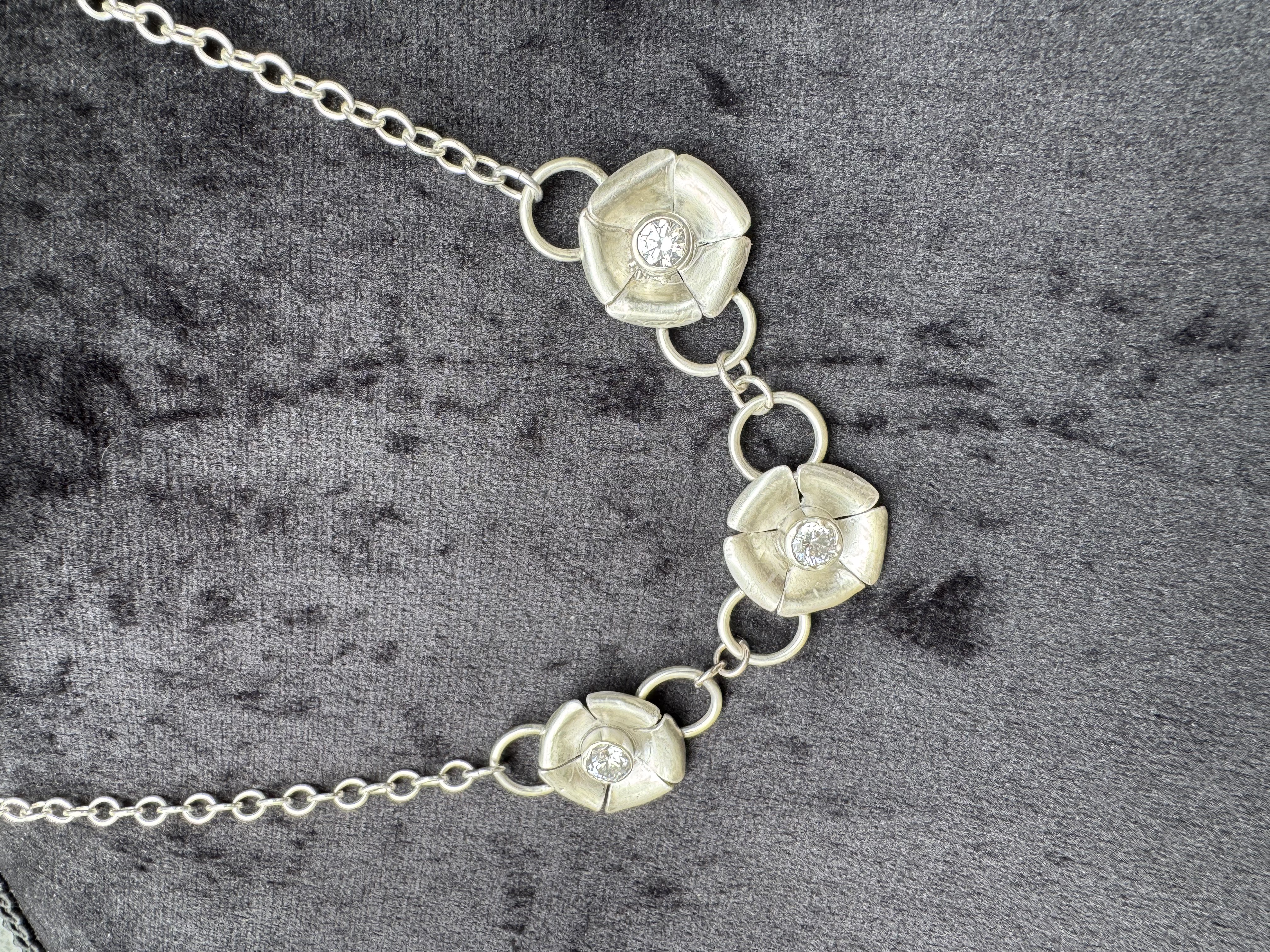 Hanging flowers necklace view 3