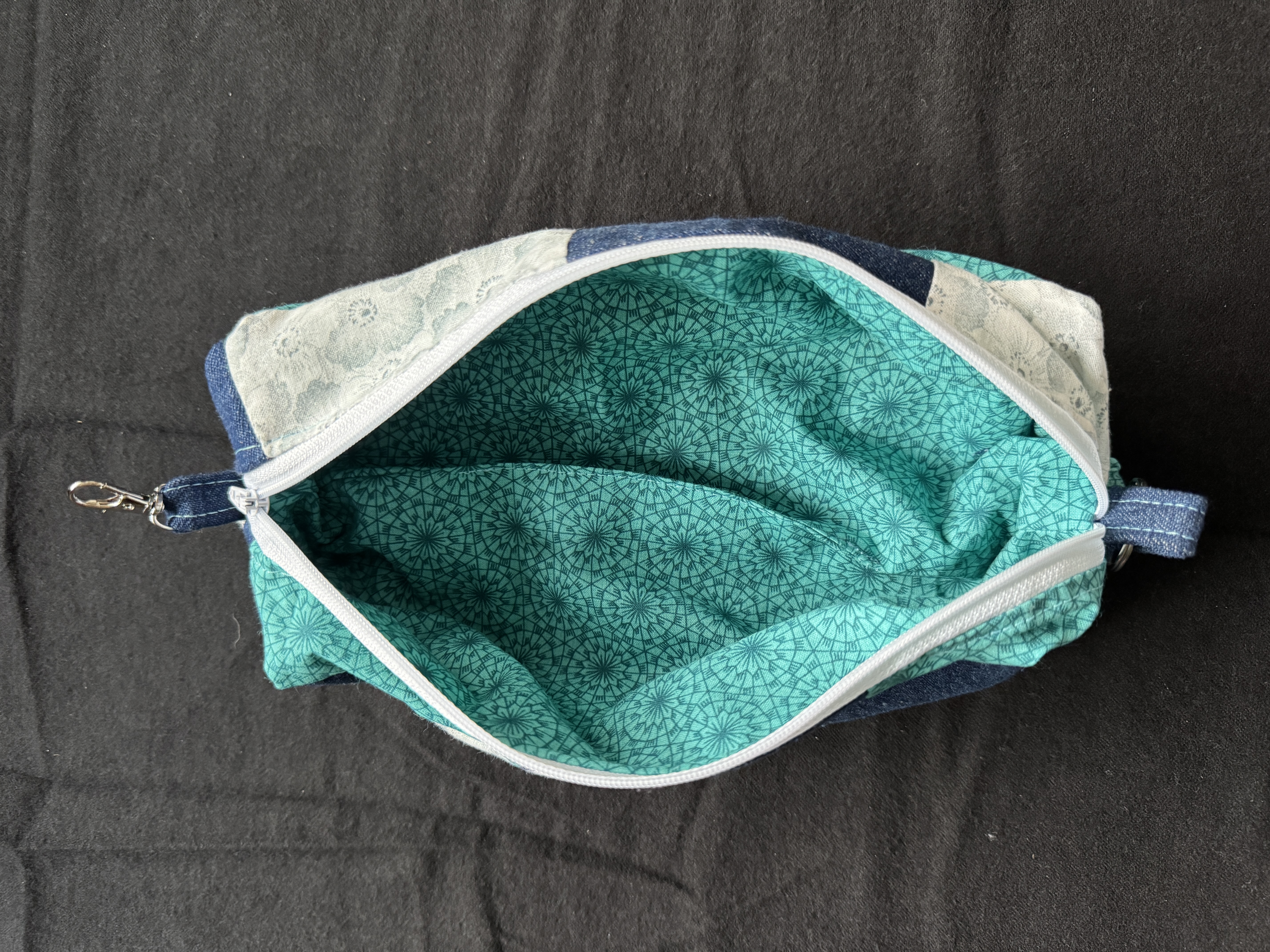 Patchwork quilted hanging bag alternate profiling