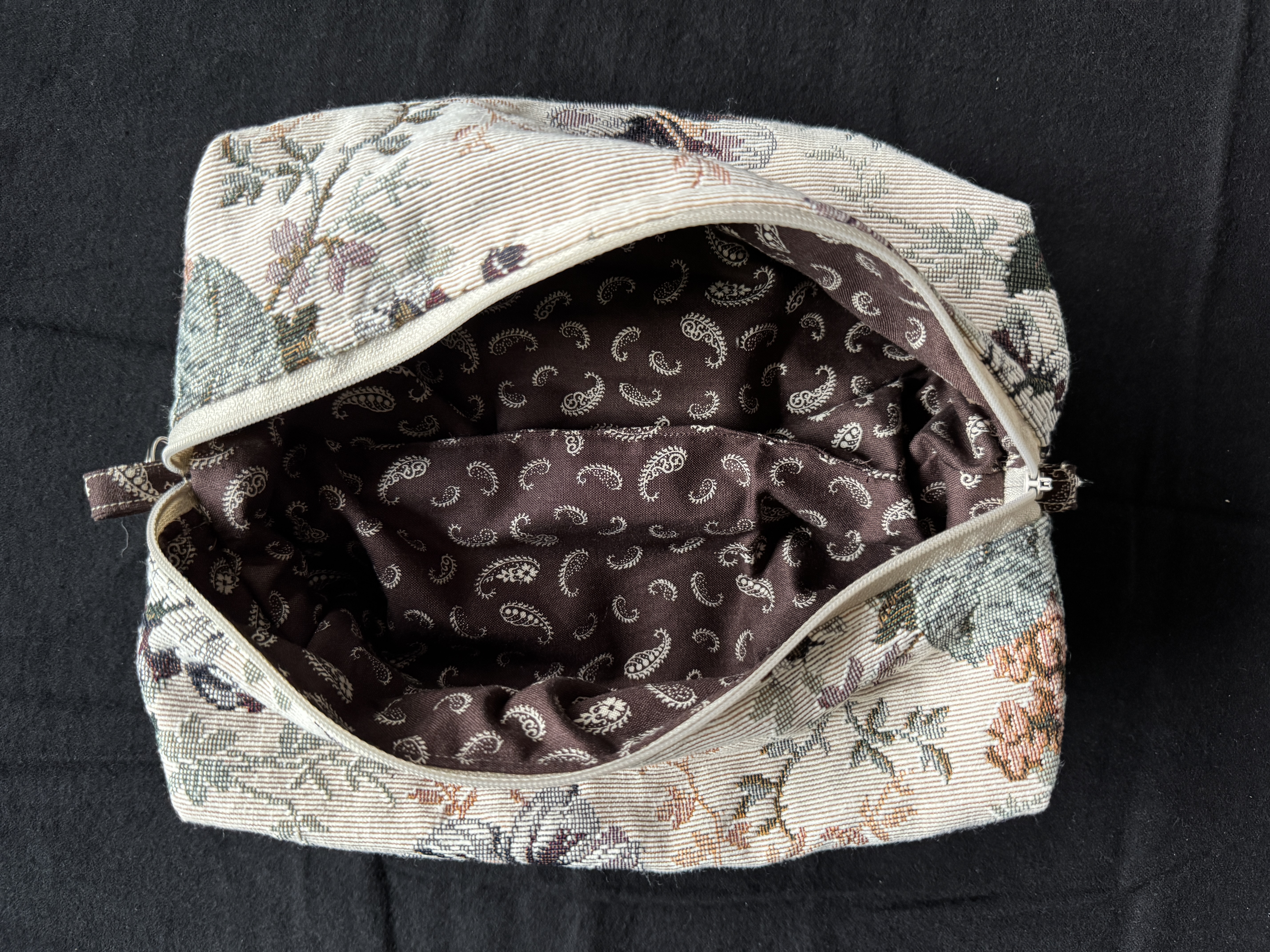 Handmade tapestry travel bag bottom structure stitch